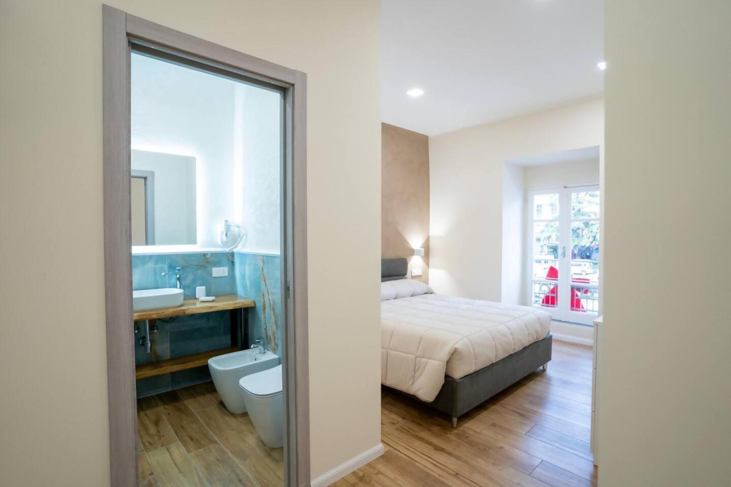 Blue Dream Suites ساليرنو المظهر الخارجي الصورة